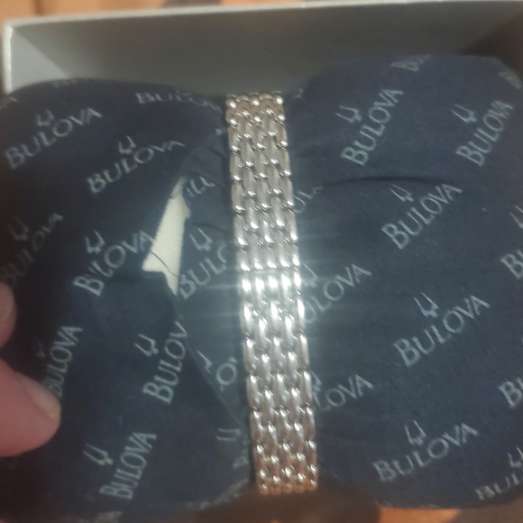 LADIES BULOVA WATCH - Picture 2 of 6